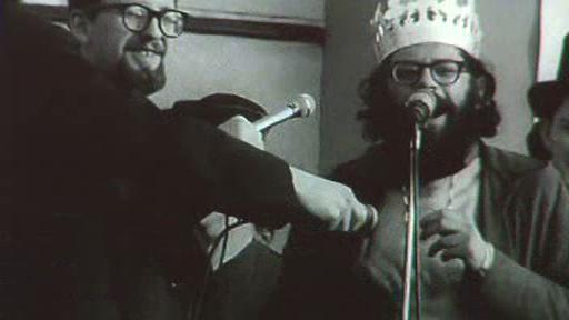 Allen Ginsberg se stal r. 1965 králem pražského majálesu